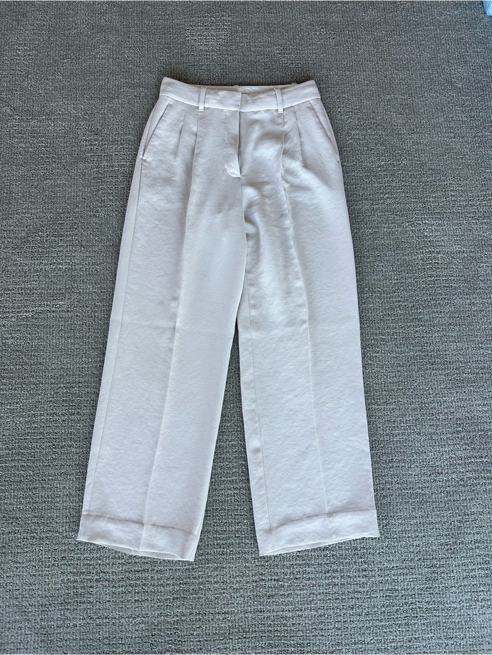 Aritzia | White Effortless Pant (regular length)